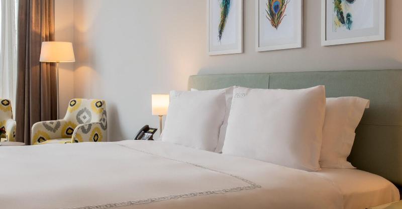 Crystal Inn Hotel - Alamein (Adults Only) El Alamein Luaran gambar A bed with two pillows
